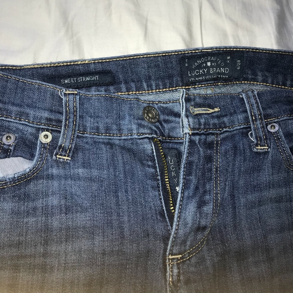 Womans lucky brand size 28 jeans